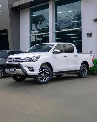 TOYOTA HILUX 2.8 SRX 4X4 CD 16V DIESEL 4P AUTOMÁTICO